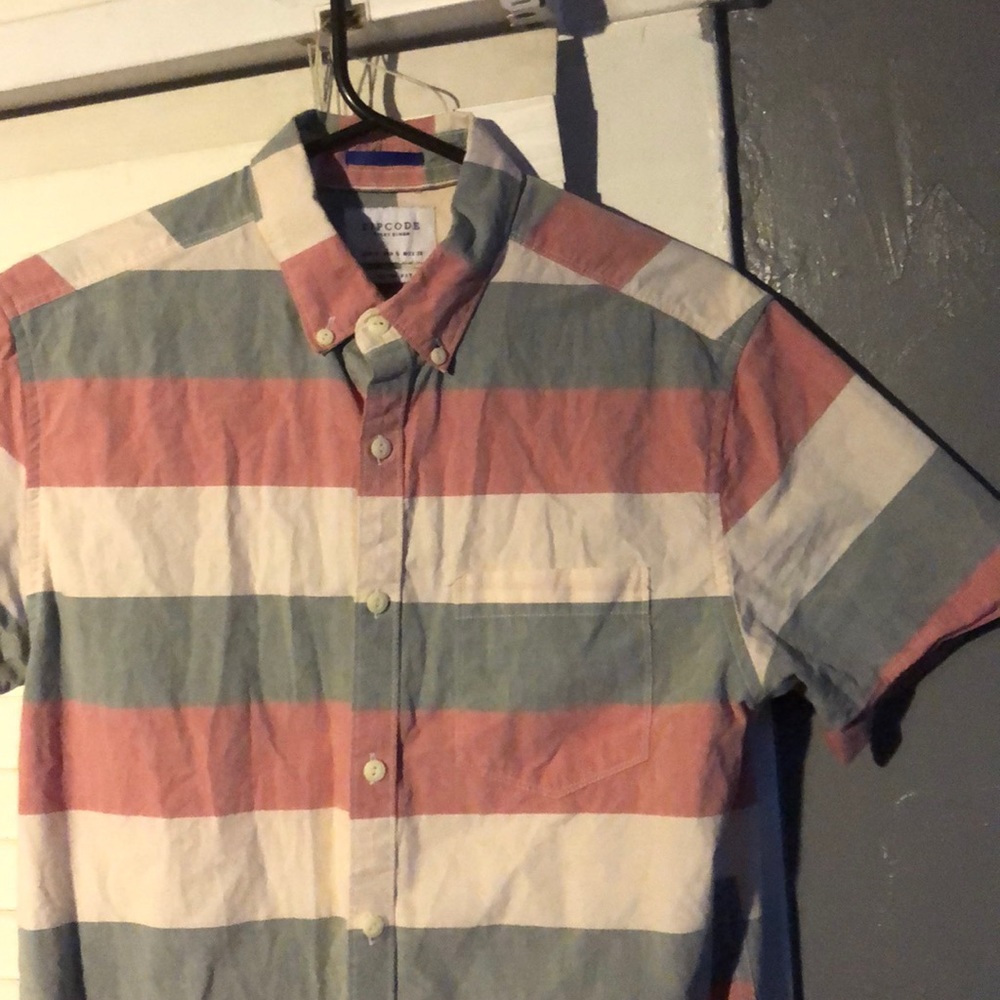 Small short sleeve button up